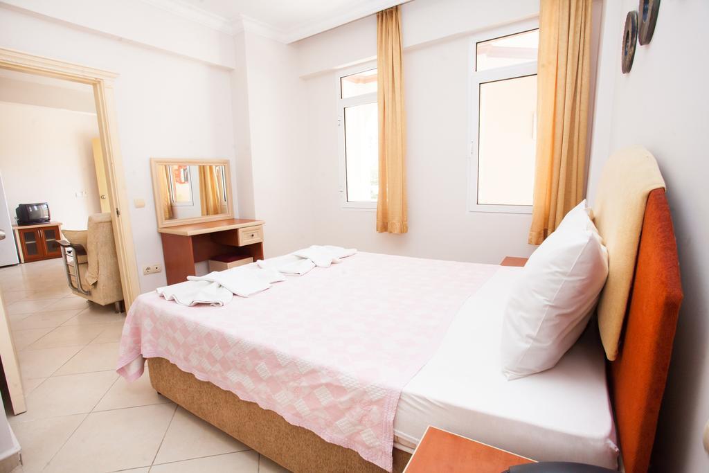 Yalcinkaya Apart Hotel Çeşme エクステリア 写真