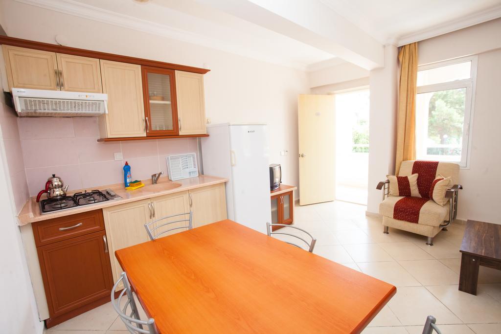 Yalcinkaya Apart Hotel Çeşme エクステリア 写真