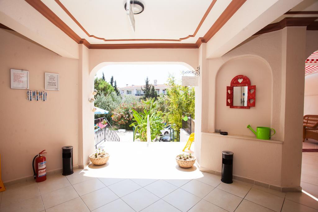 Yalcinkaya Apart Hotel Çeşme エクステリア 写真