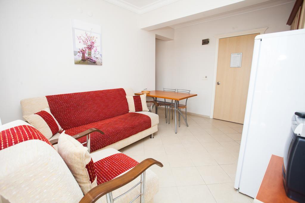Yalcinkaya Apart Hotel Çeşme エクステリア 写真