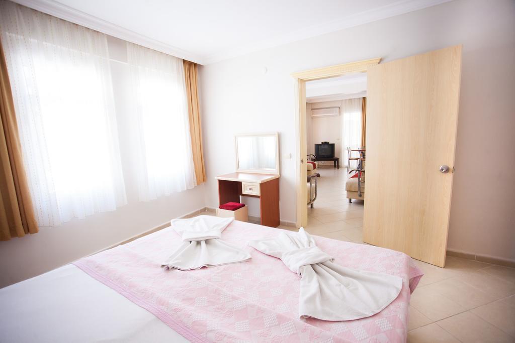 Yalcinkaya Apart Hotel Çeşme エクステリア 写真