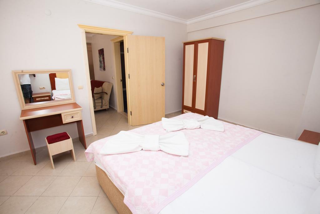 Yalcinkaya Apart Hotel Çeşme エクステリア 写真
